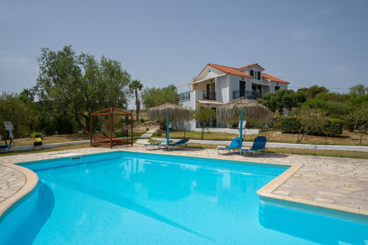 XI Village Xi Beach Екстериор снимка
