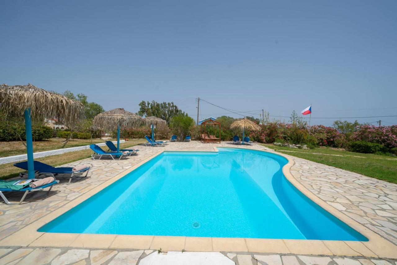 XI Village Xi Beach Екстериор снимка