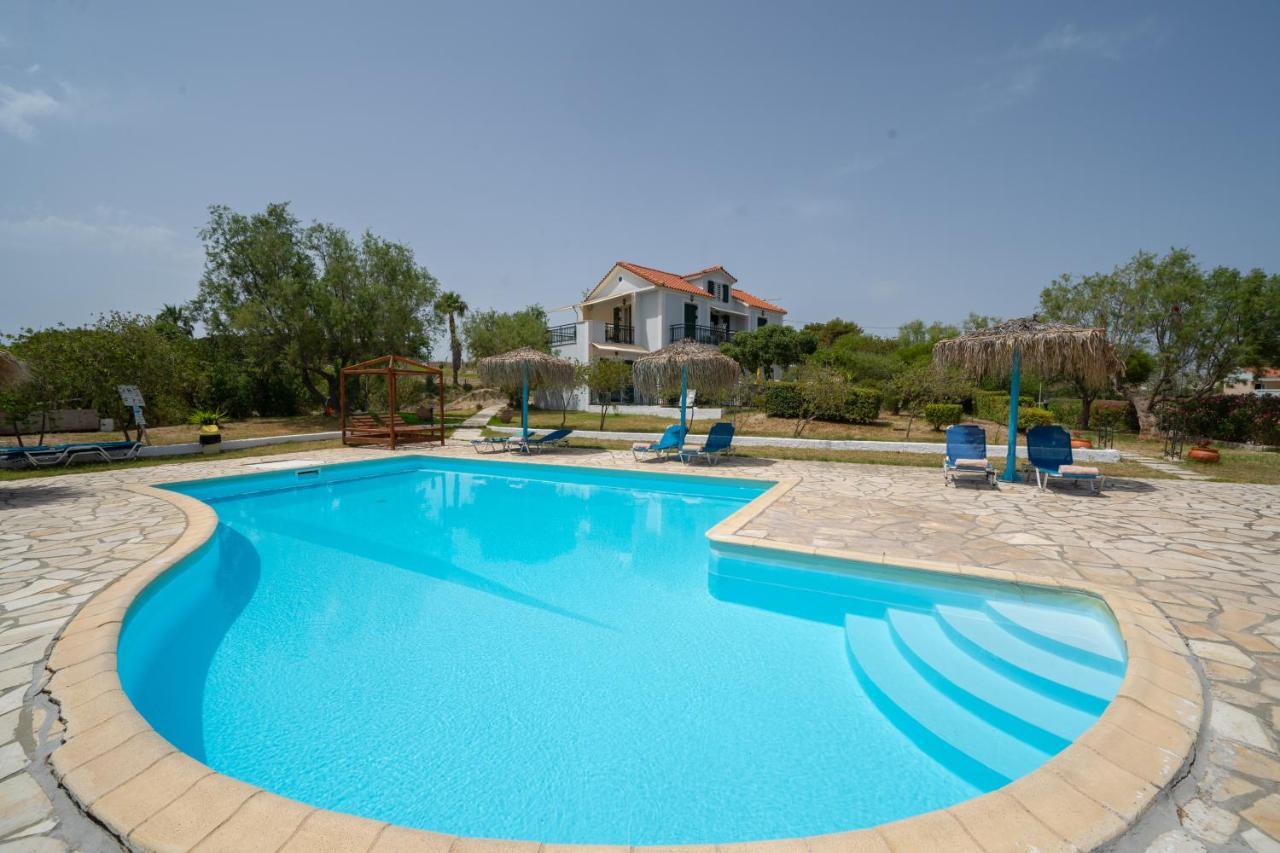 XI Village Xi Beach Екстериор снимка