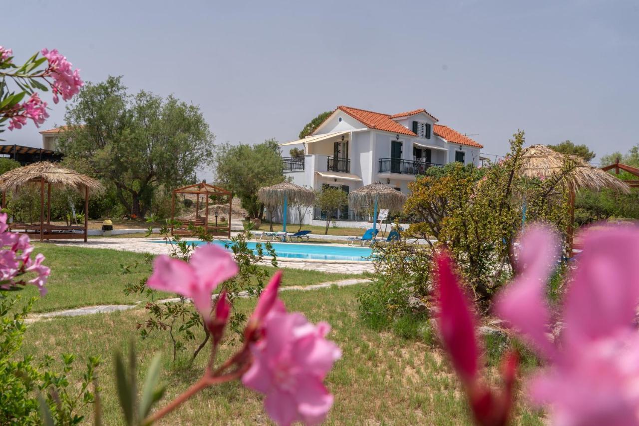 XI Village Xi Beach Екстериор снимка